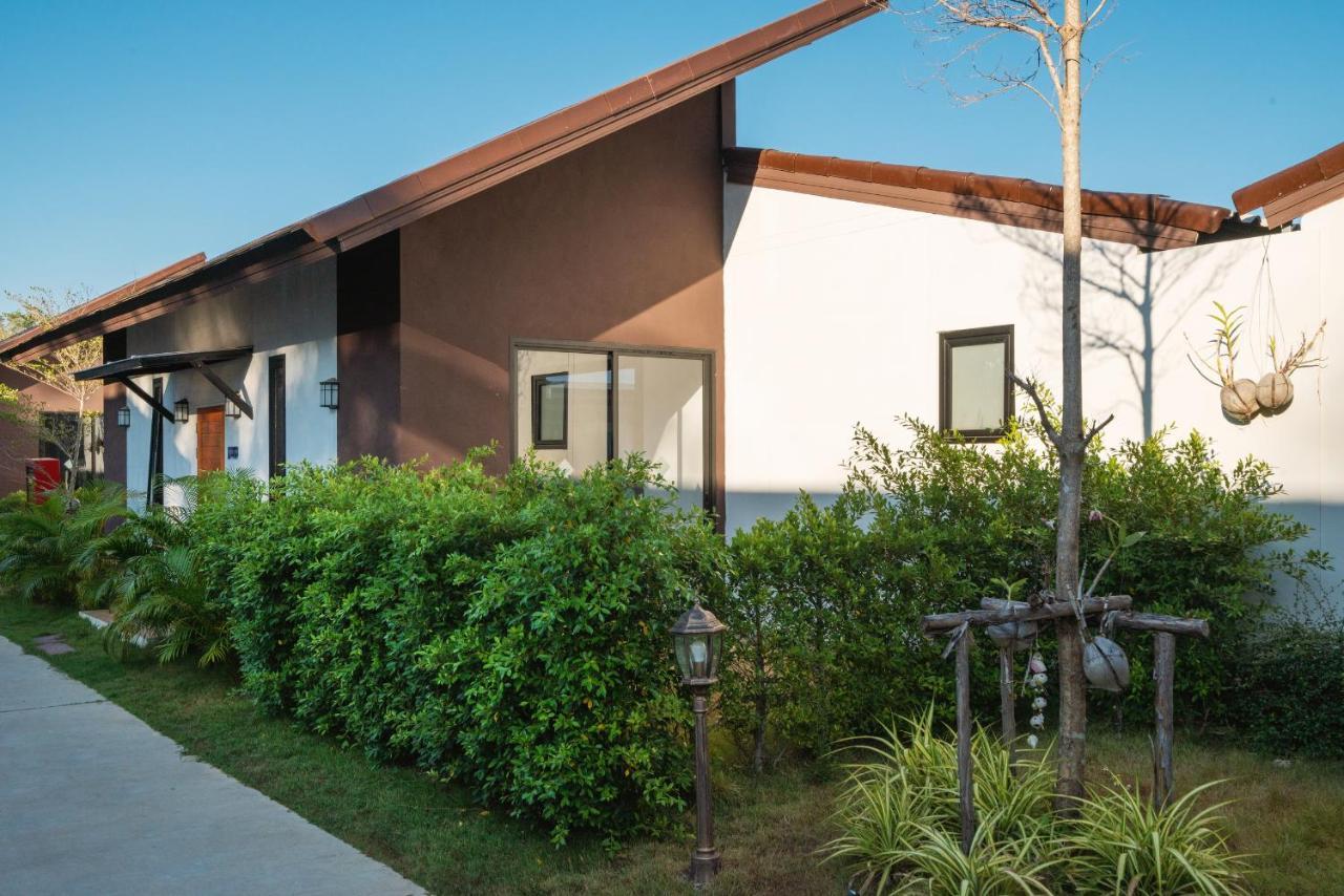 Thames Tara Private Pool Villa Rawai Phuket - Sha Extra Plus Экстерьер фото