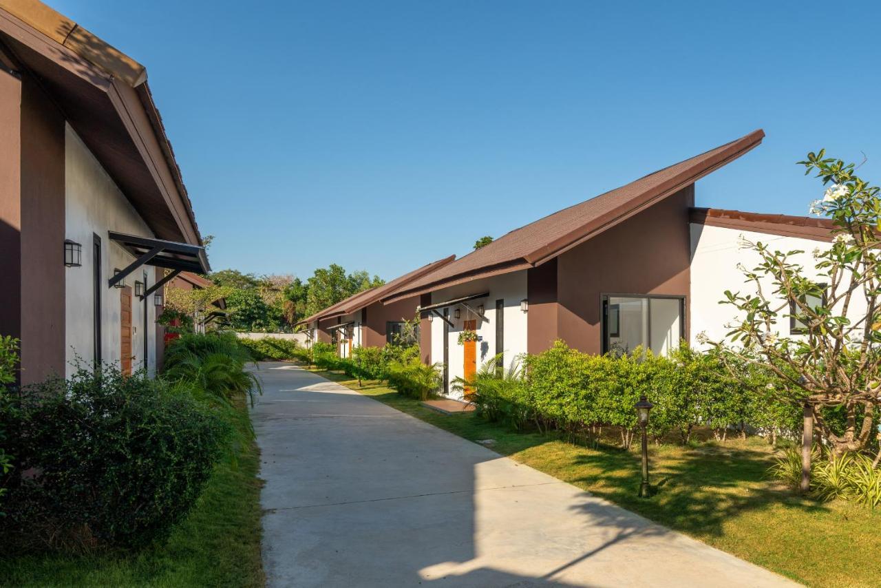 Thames Tara Private Pool Villa Rawai Phuket - Sha Extra Plus Экстерьер фото